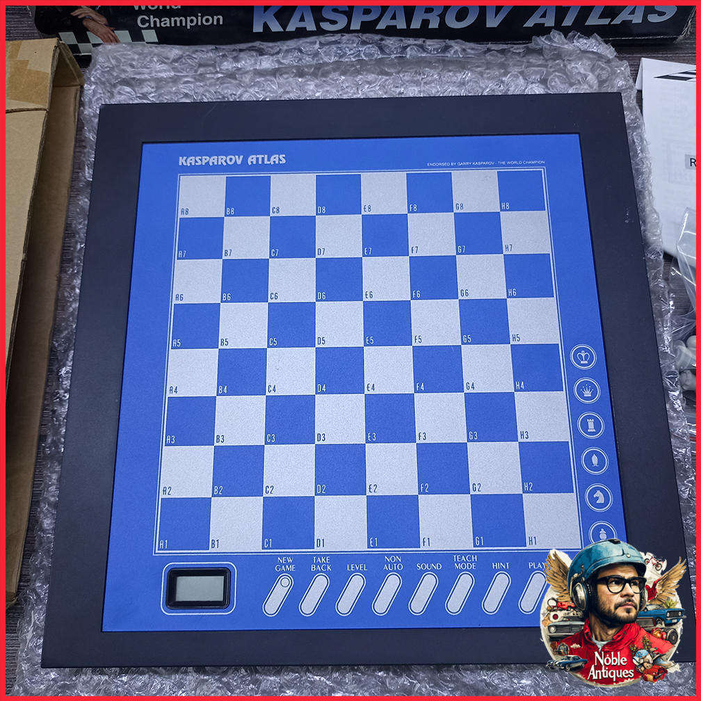 Vintage Boxed Saitek Kasparov Atlas chess computer Saitek 2000 Complete