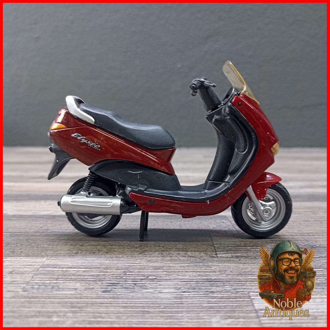 Peugeot Elyseo 125 scooter Die-cast Maisto 1:18