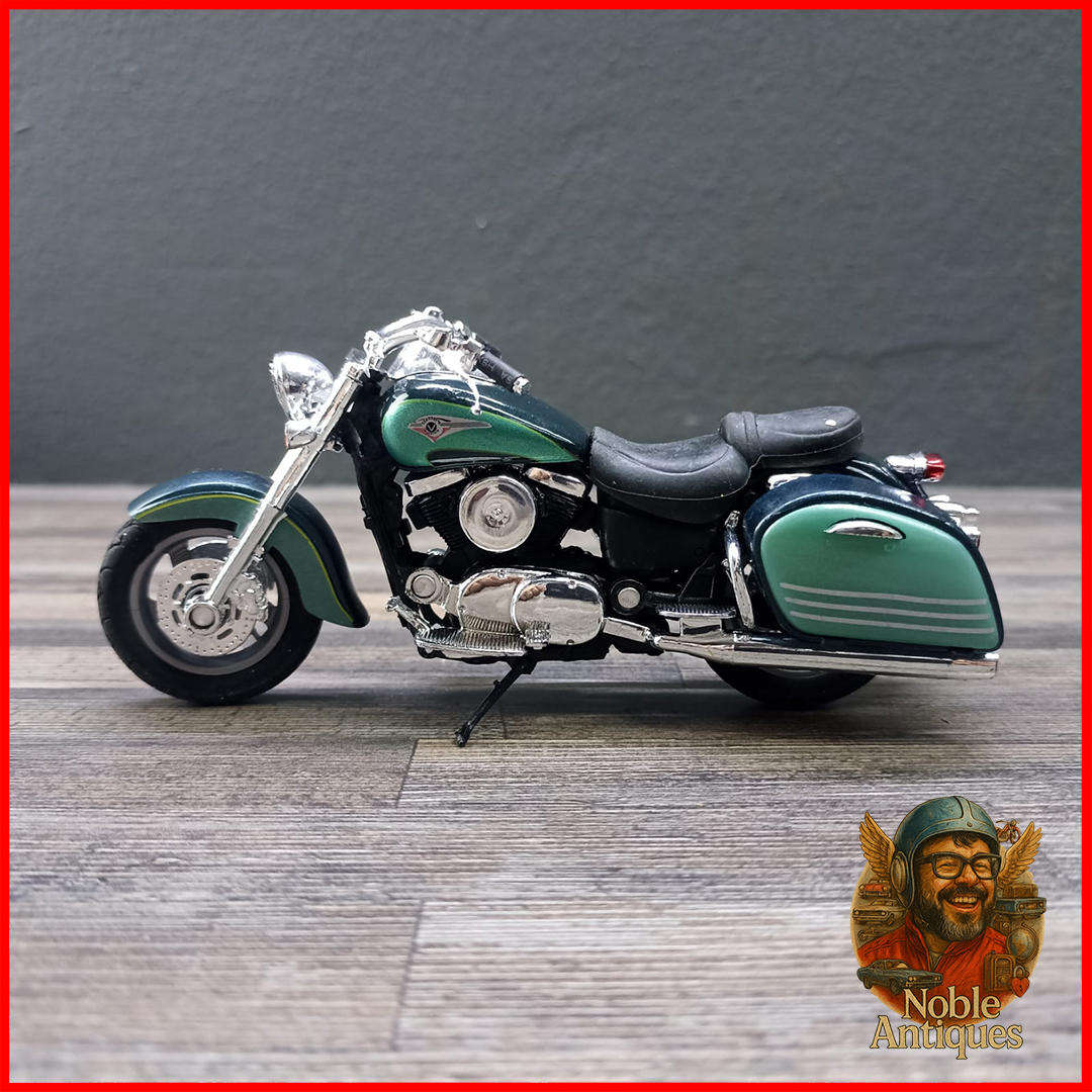 2002 Kawasaki Vulcan 1500 Mean Streak Motorcycle Die-cast Scale 1:18