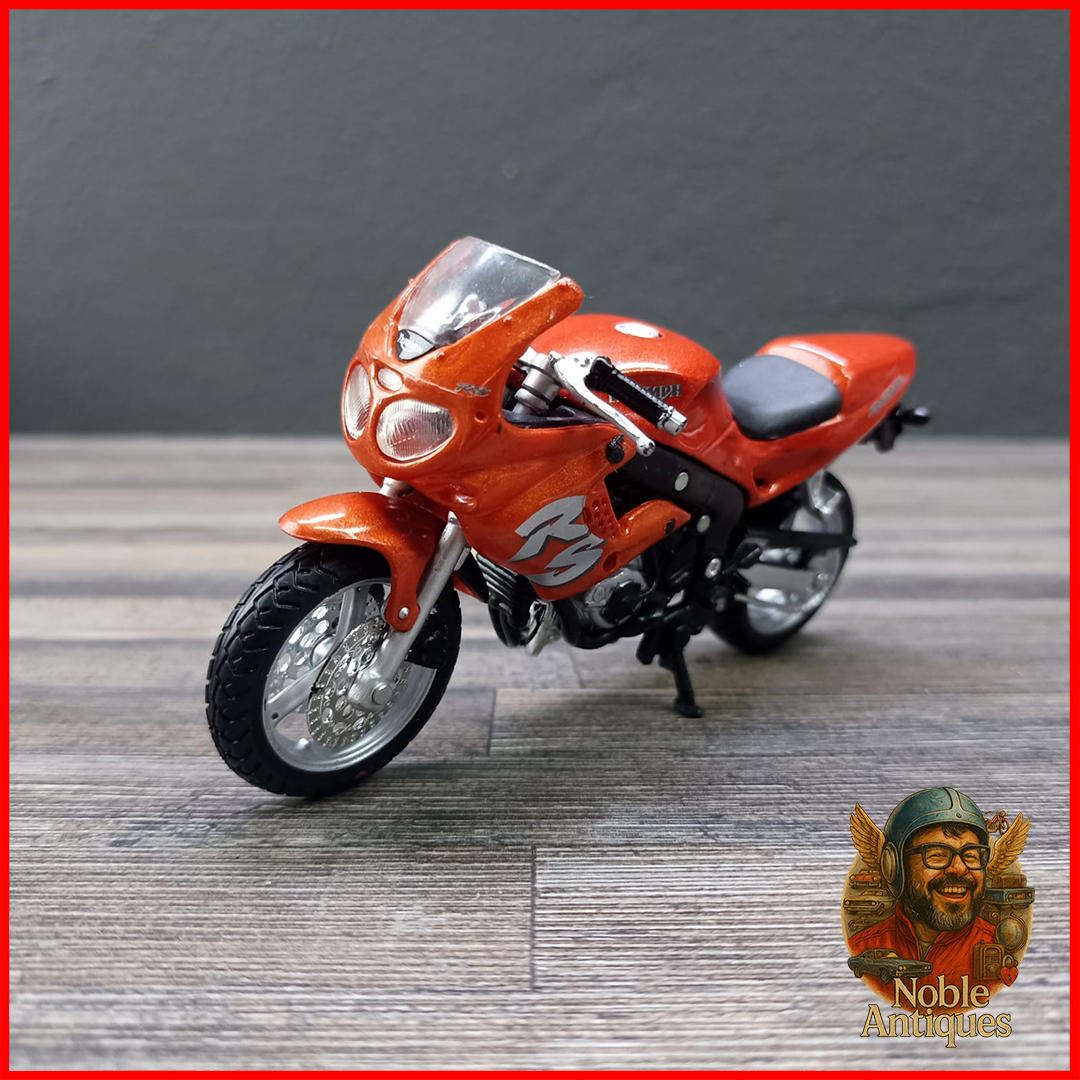 Triumph Sprint RS 955i Motorcycle Die-cast Scale 1:18