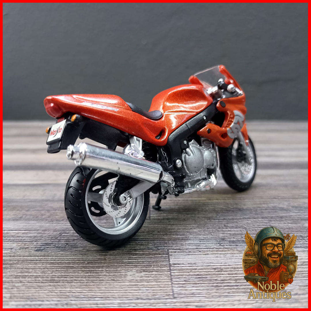 Triumph Sprint RS 955i Motorcycle Die-cast Scale 1:18