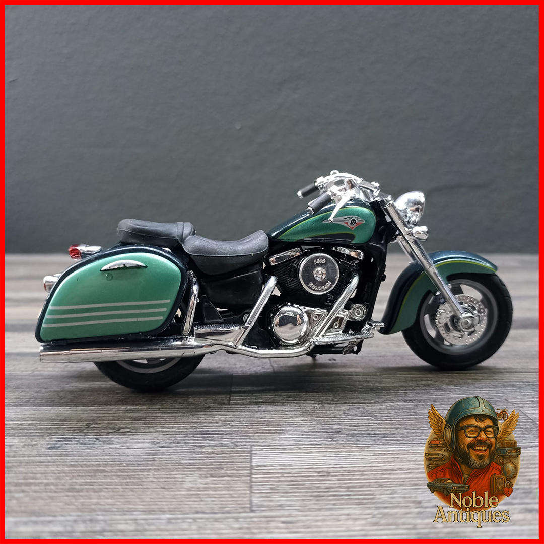 2002 Kawasaki Vulcan 1500 Mean Streak Motorcycle Die-cast Scale 1:18