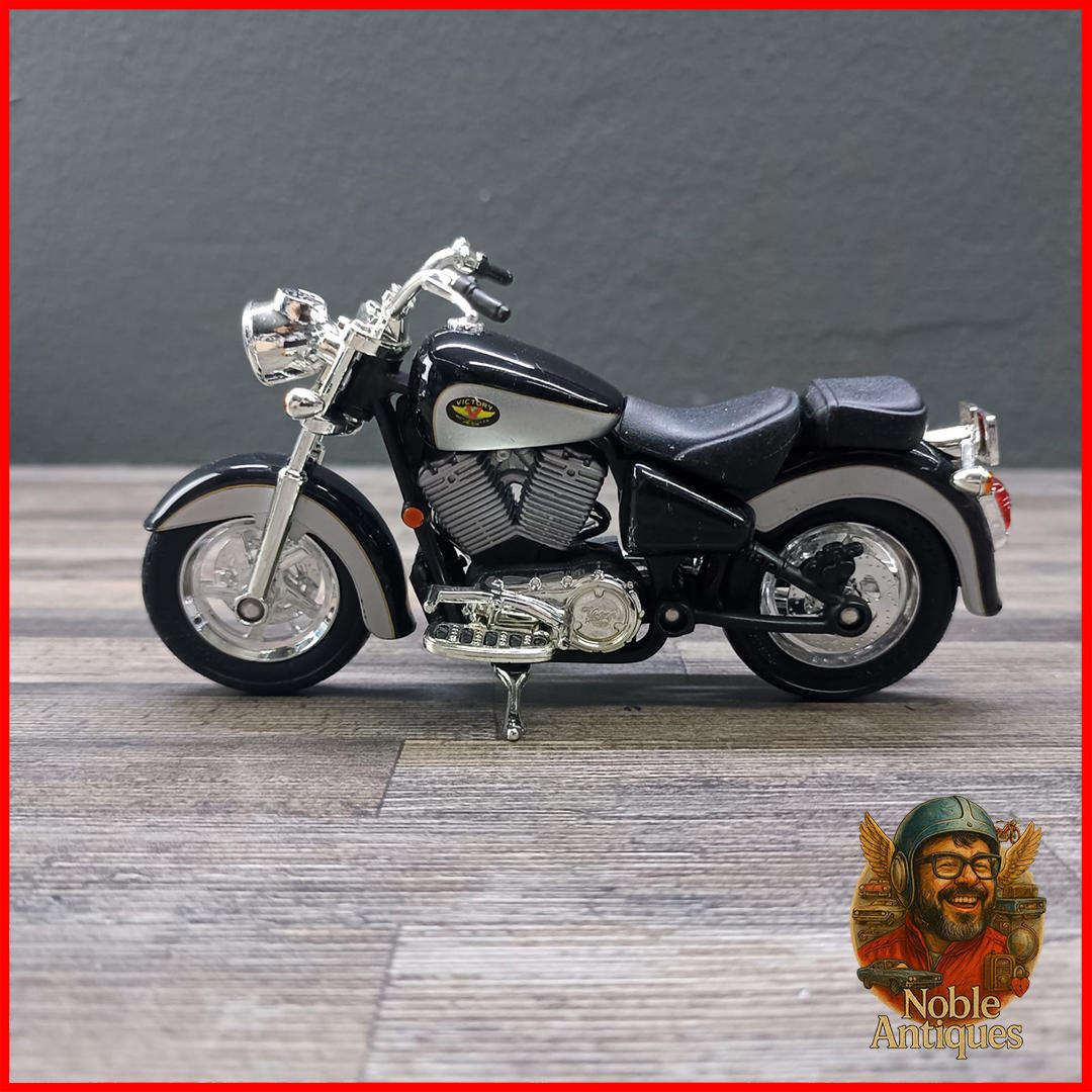 Victory V92C Motorcycle Die-cast Scale 1:18