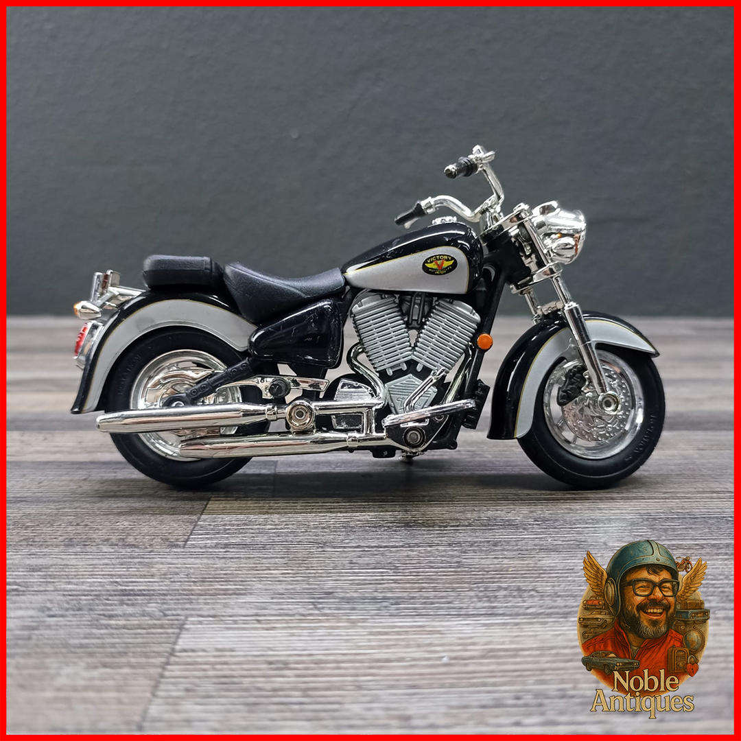 Victory V92C Motorcycle Die-cast Scale 1:18