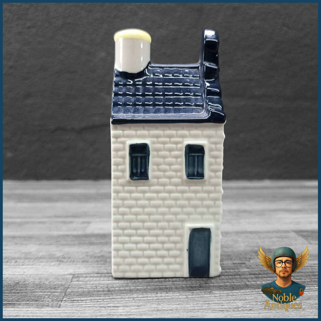 KLM Porcelain Delft Houses 25