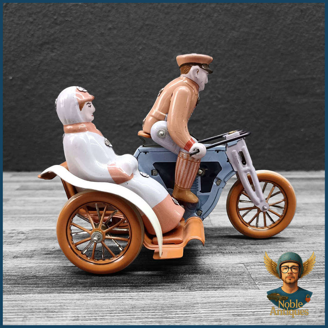 Retro Wind-up Tinplate Motorcycle With Sidecar