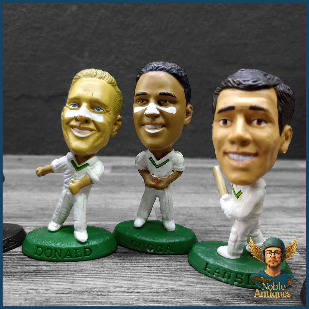 Vintage South African Shell Headliners Figurine Collection