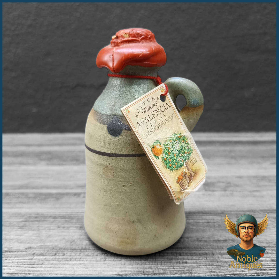 Sealed Avalencia Crème, a full crème liquor