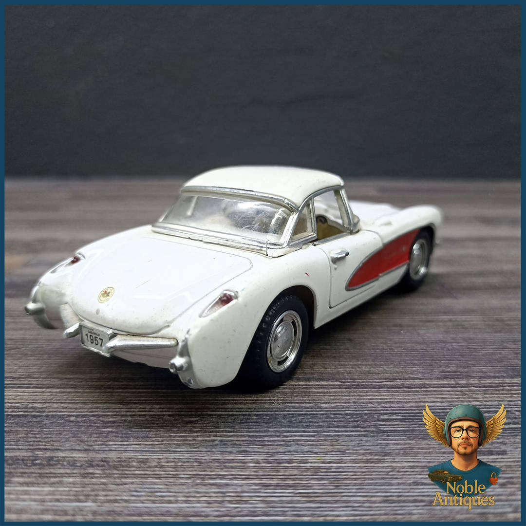 Kinsmart 1:43 scale die cast model of a 1957 Chevrolet Corvette