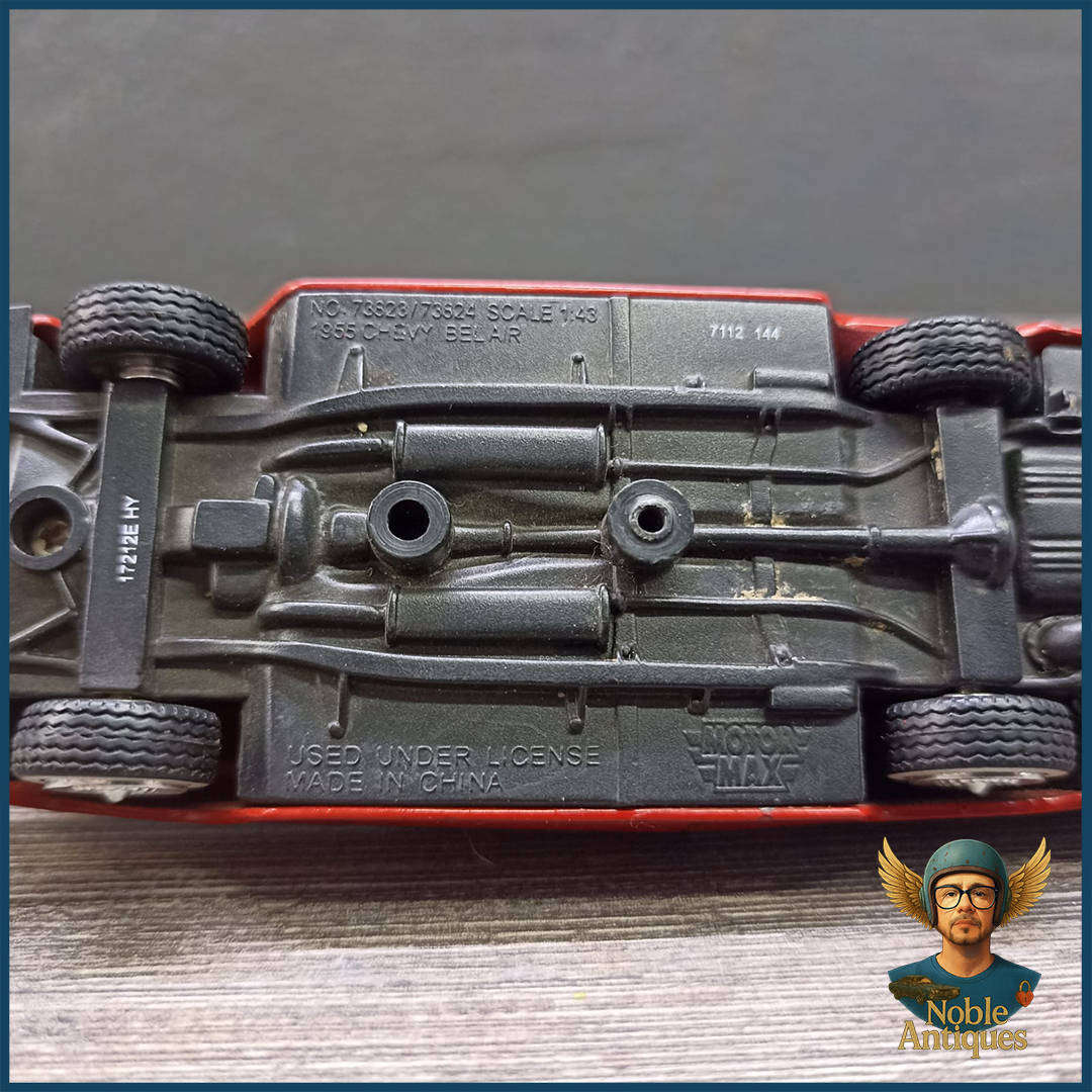 Motormax1:43 die-cast model of a 1955 Chevrolet Bel Air convertible