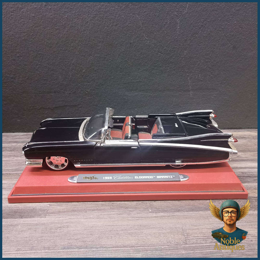Maisto 1:18 scale diecast model of a 1959 Cadillac Eldorado Biarritz convertible