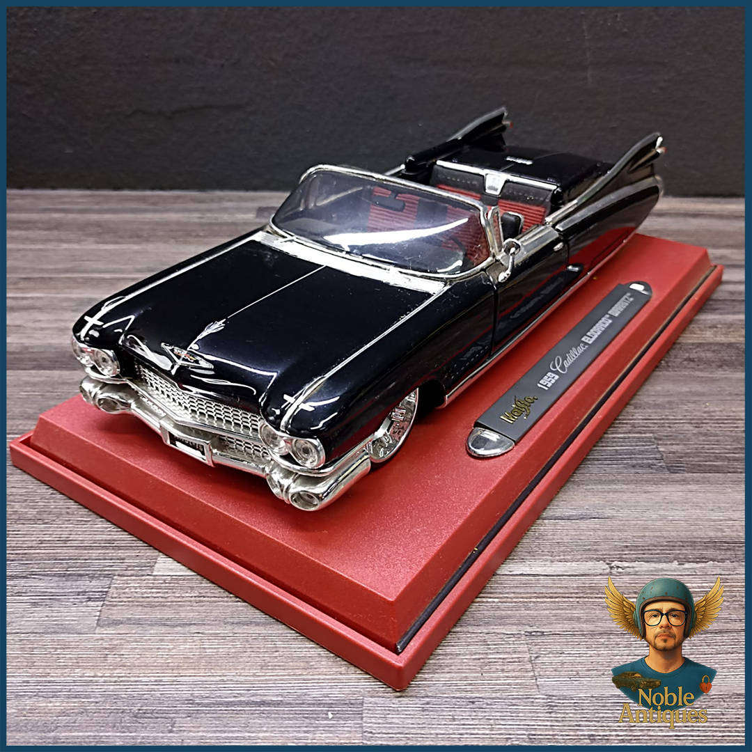 Maisto 1:18 scale diecast model of a 1959 Cadillac Eldorado Biarritz convertible