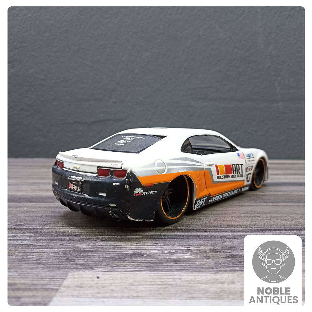 Chevrolet Camaro SS White 2010 RS ART 1:24 Scale