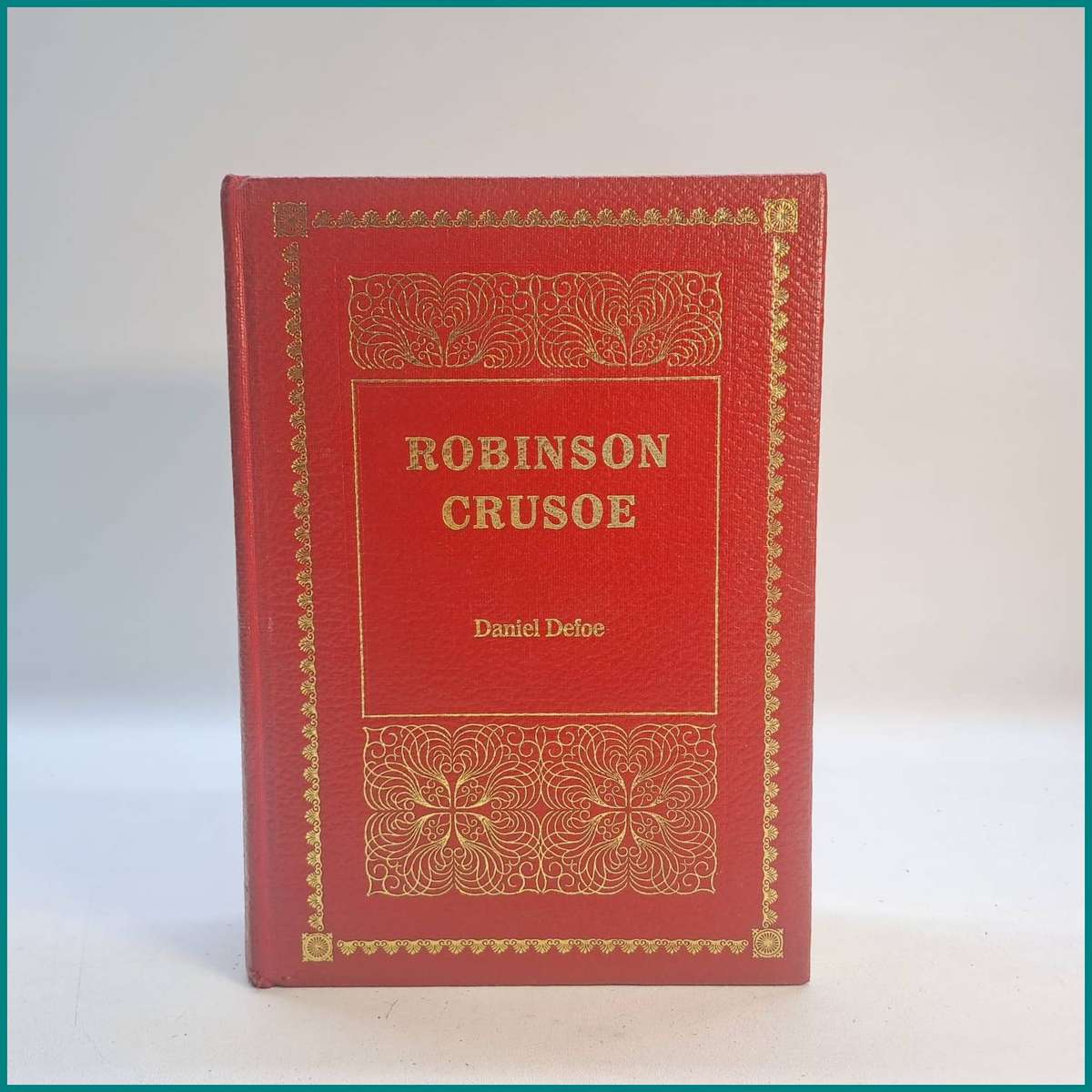 Vintage Daniel Defoe's Robinson Crusoe De Luxe Classics series