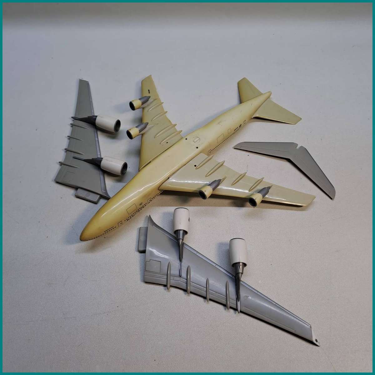 Vintage South African Airways Boeing 747 model airplane