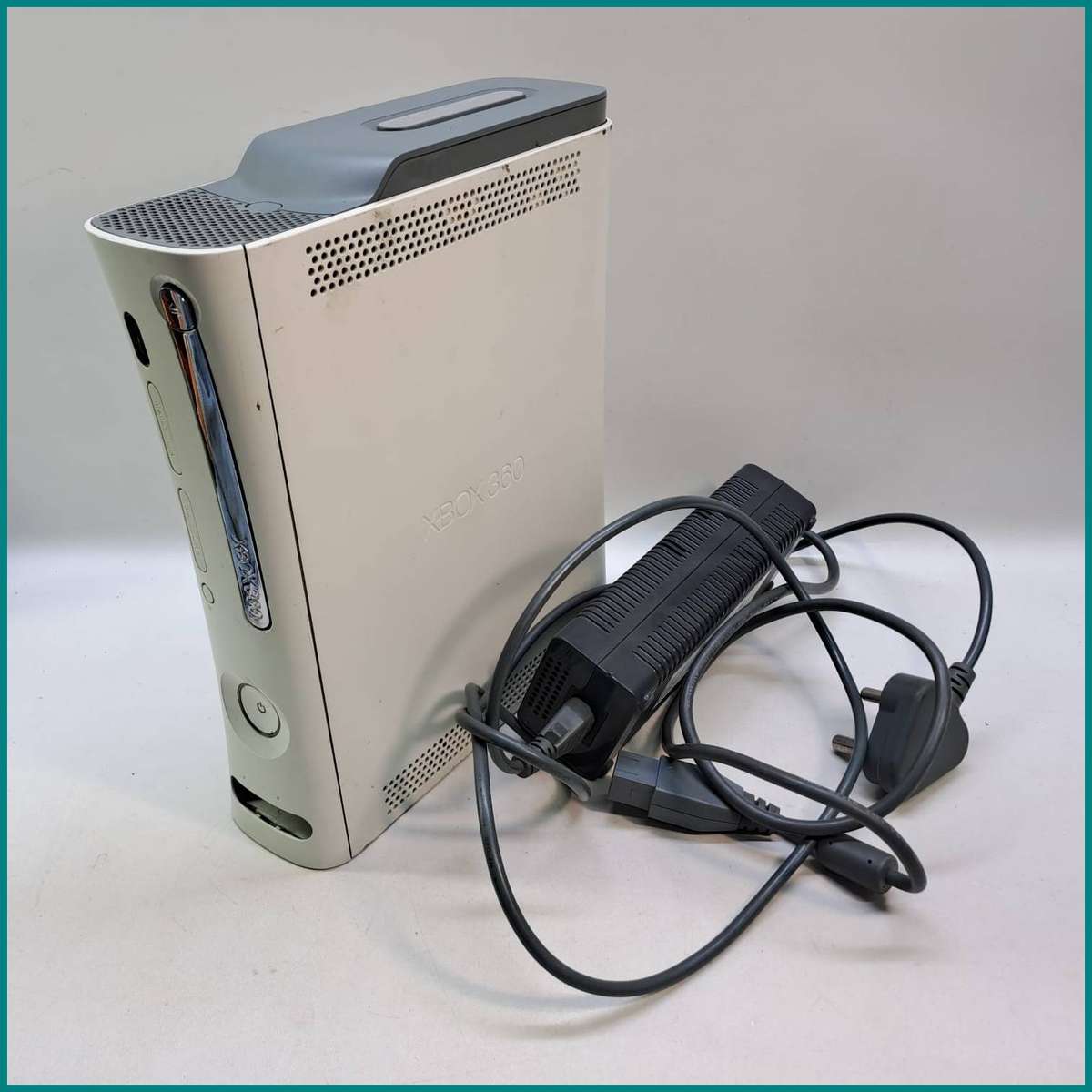 Working Xbox 360 - No Remote, Tested to startup with no games