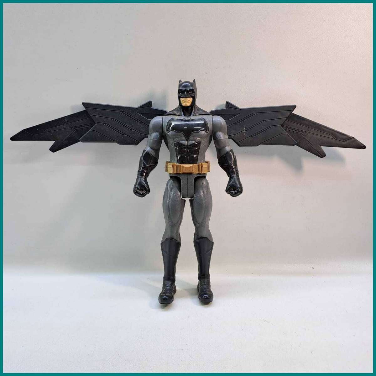 2017 Mattel DC Justice League Movie Tactical Strike Batman 12-inch action figure