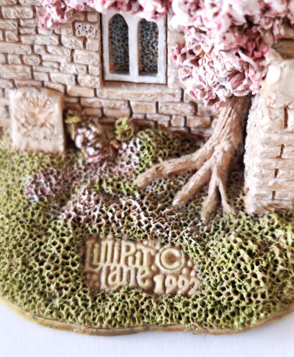 Lilliput Lane Miniature Houses - Wedding Bells