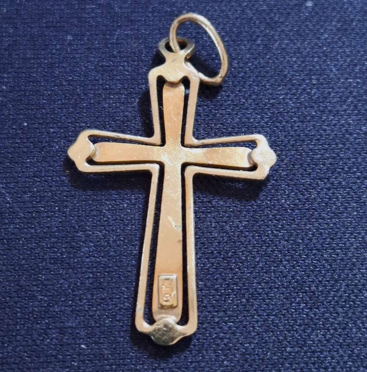 Vintage 9ct Gold Cross Pendant 1.1grams