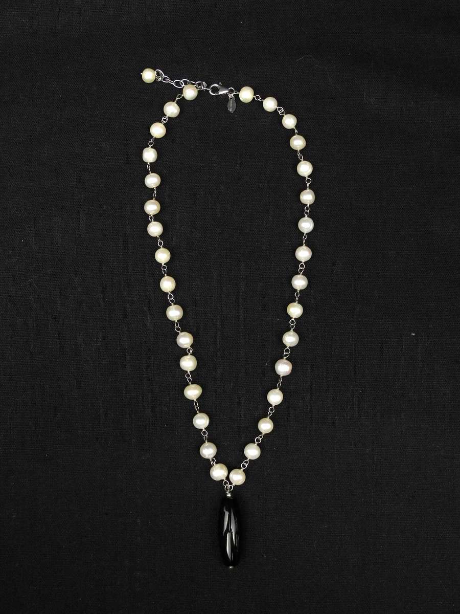 925 Sterling Silver and Freshwater Pearl & Polished Black Stone Pendant Necklace