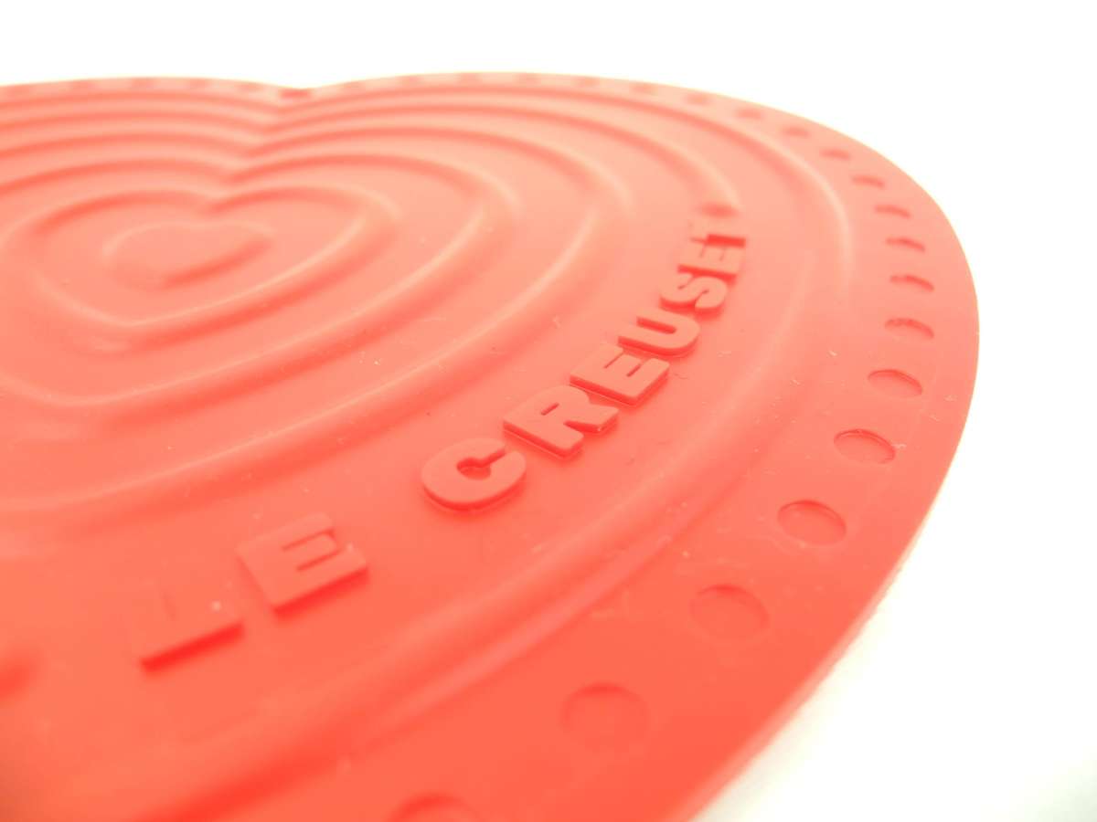 Le Creuset Silicone Heart Trivet Mat - Brand New