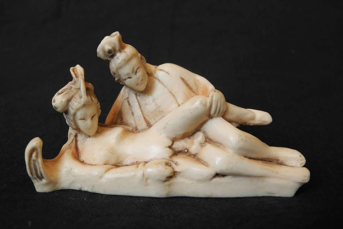 Erotic Japanese Vintage Netsuke
