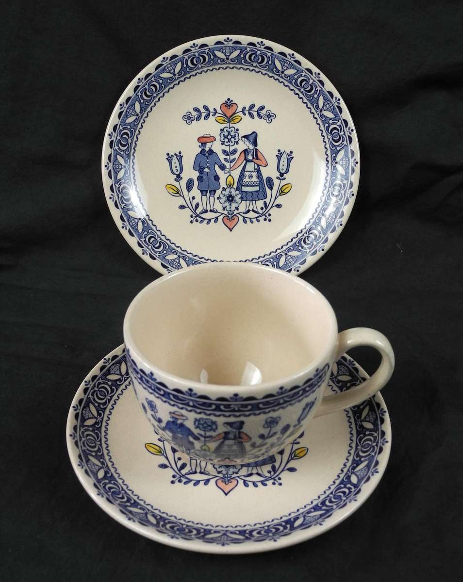 Johnson Brothers Hearts & Flowers Pattern Trio (2 of 2)