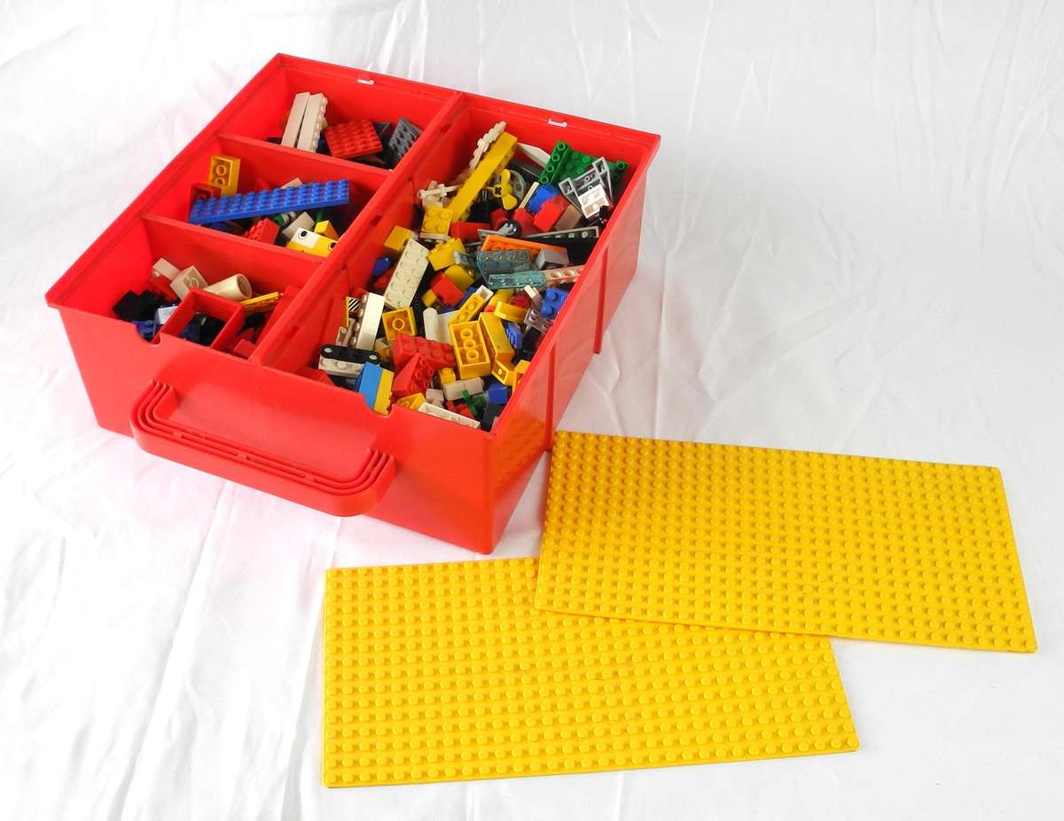 Vintage Lego Build-N-Store Chest Carry Case filled with lots of Lego bricks