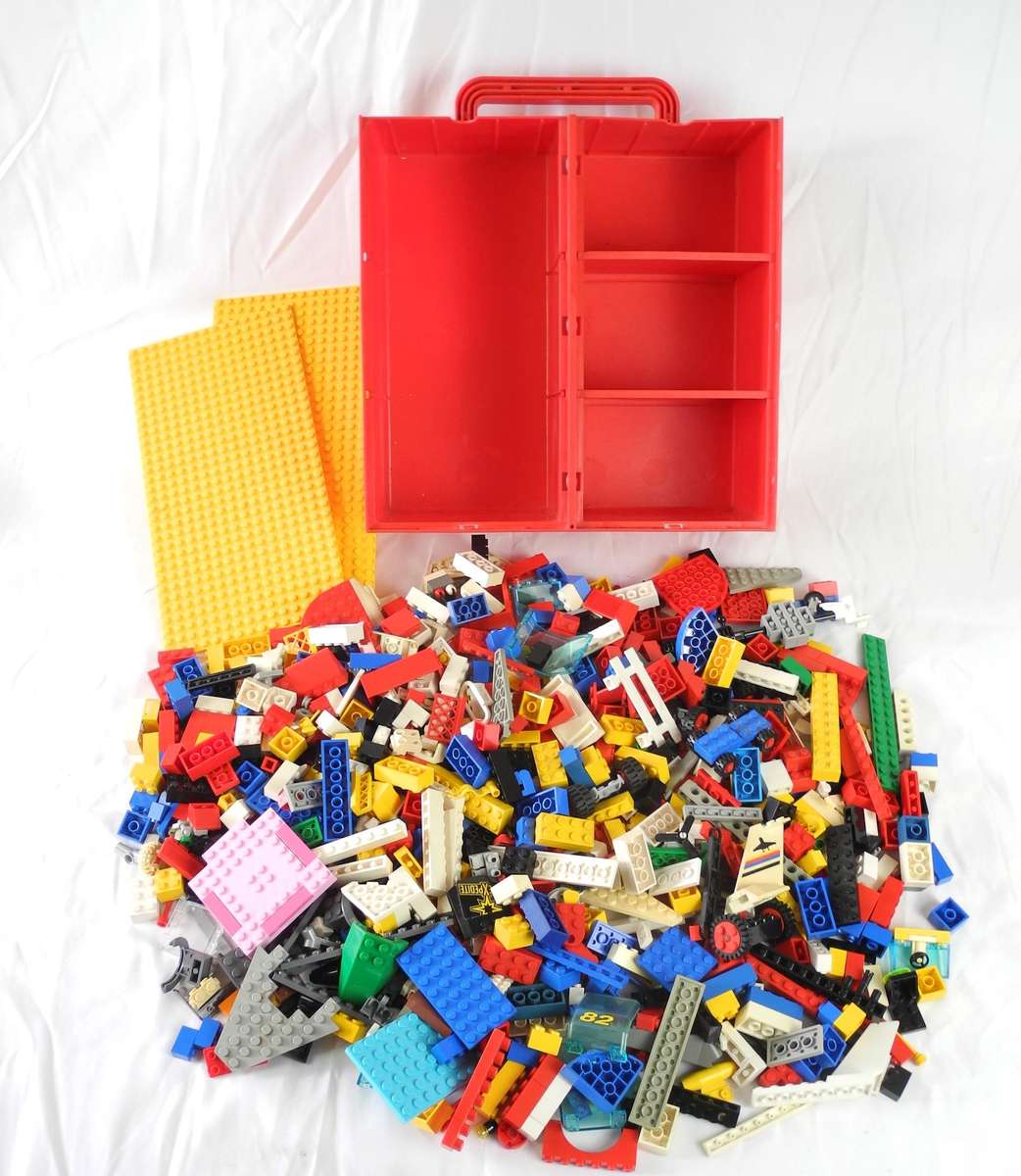 Vintage Lego Build-N-Store Chest Carry Case filled with lots of Lego bricks
