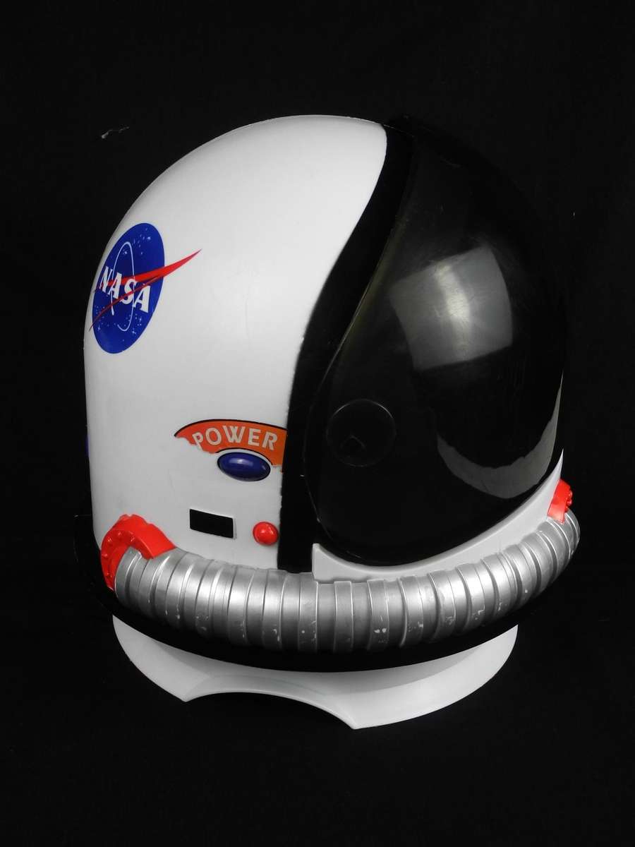 Retro NASA Space Helmet - Aeromax Toy Inc.