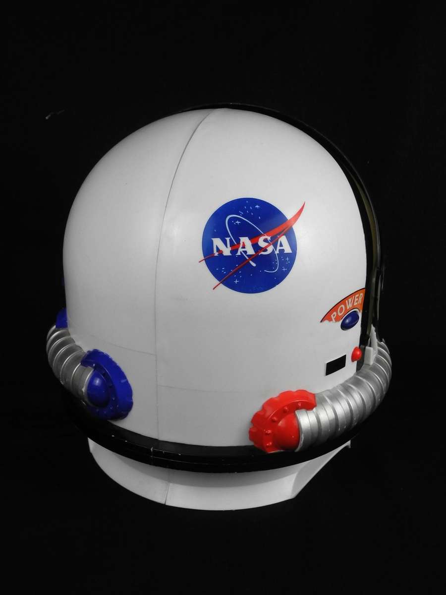 Retro NASA Space Helmet - Aeromax Toy Inc.