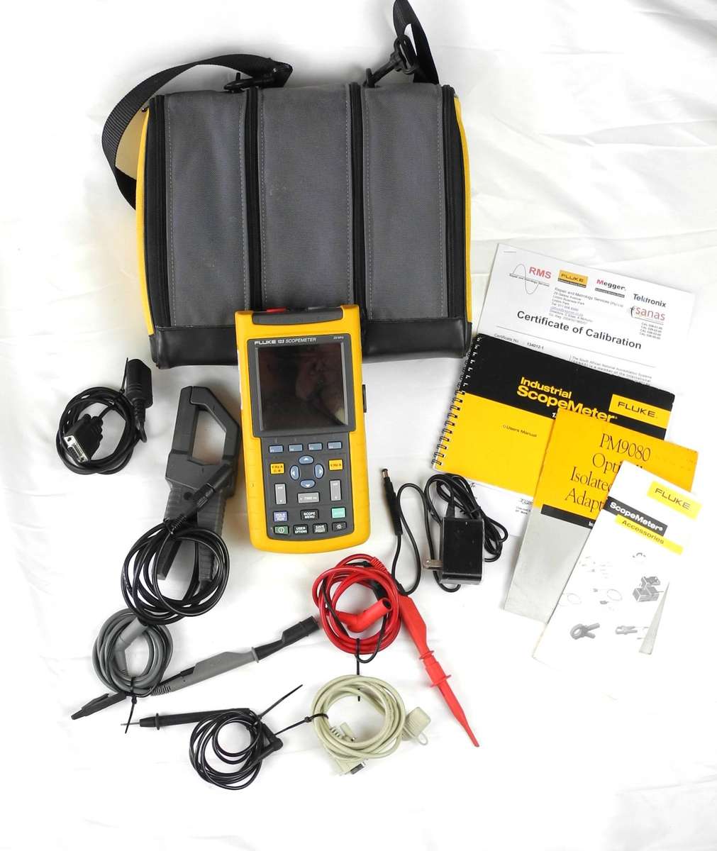 Oscilloscopes - Fluke 123 Industrial ScopeMeter with Accessories