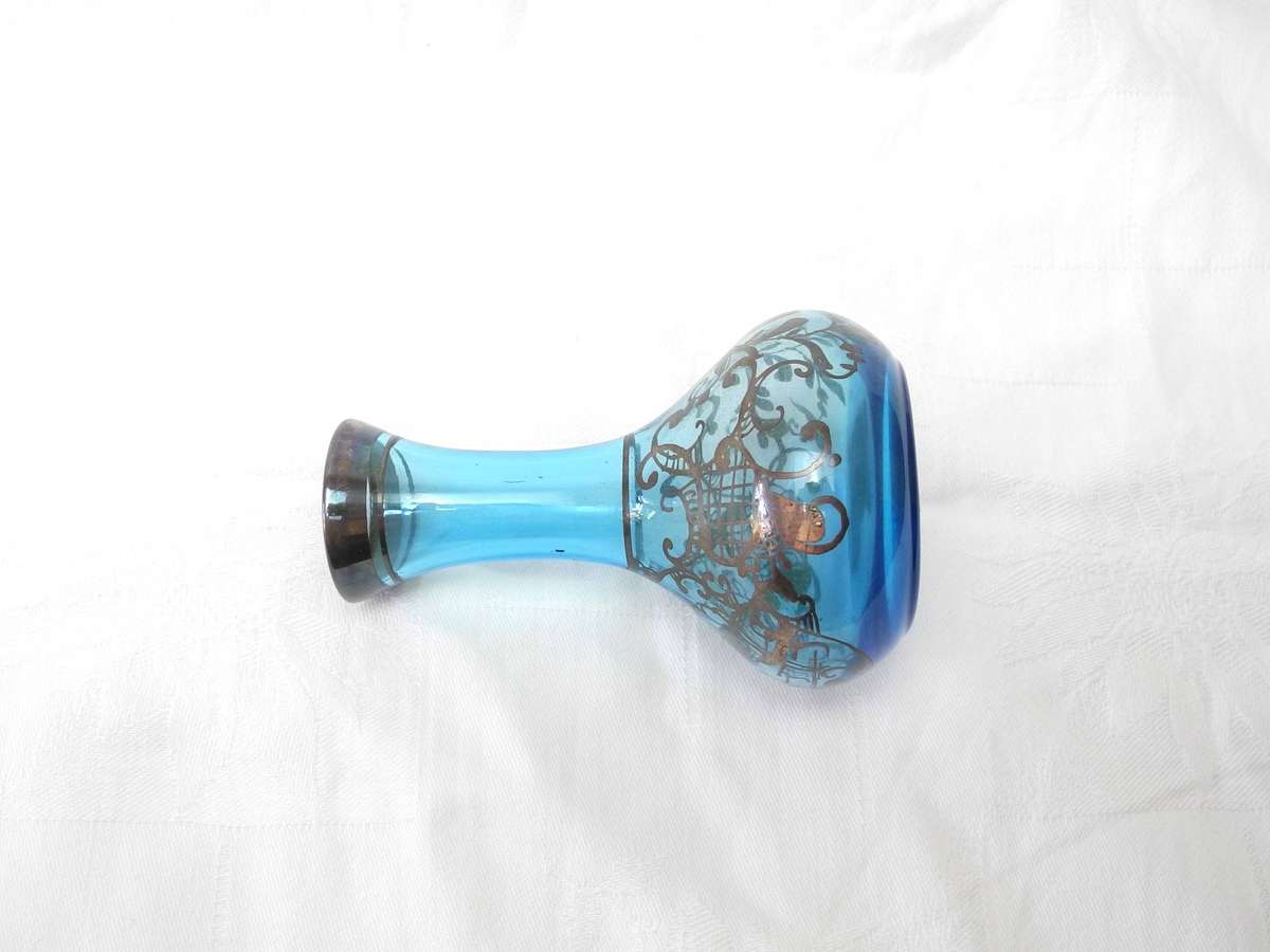 Vintage Murano Glass Vase - Elegant Blue with Gold Detailing and Signed Label
