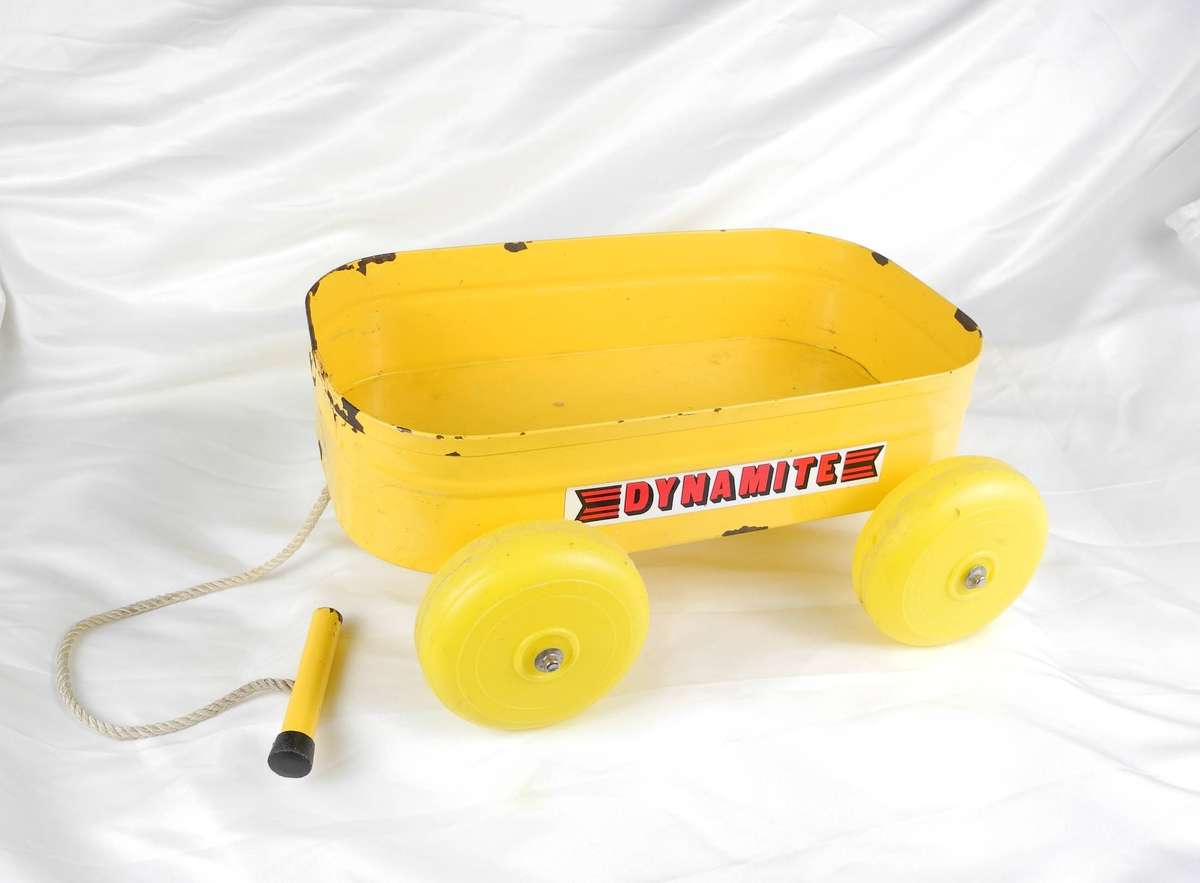 Vintage TRI-ANG "DYNAMITE" Metal Pull Along Wagon