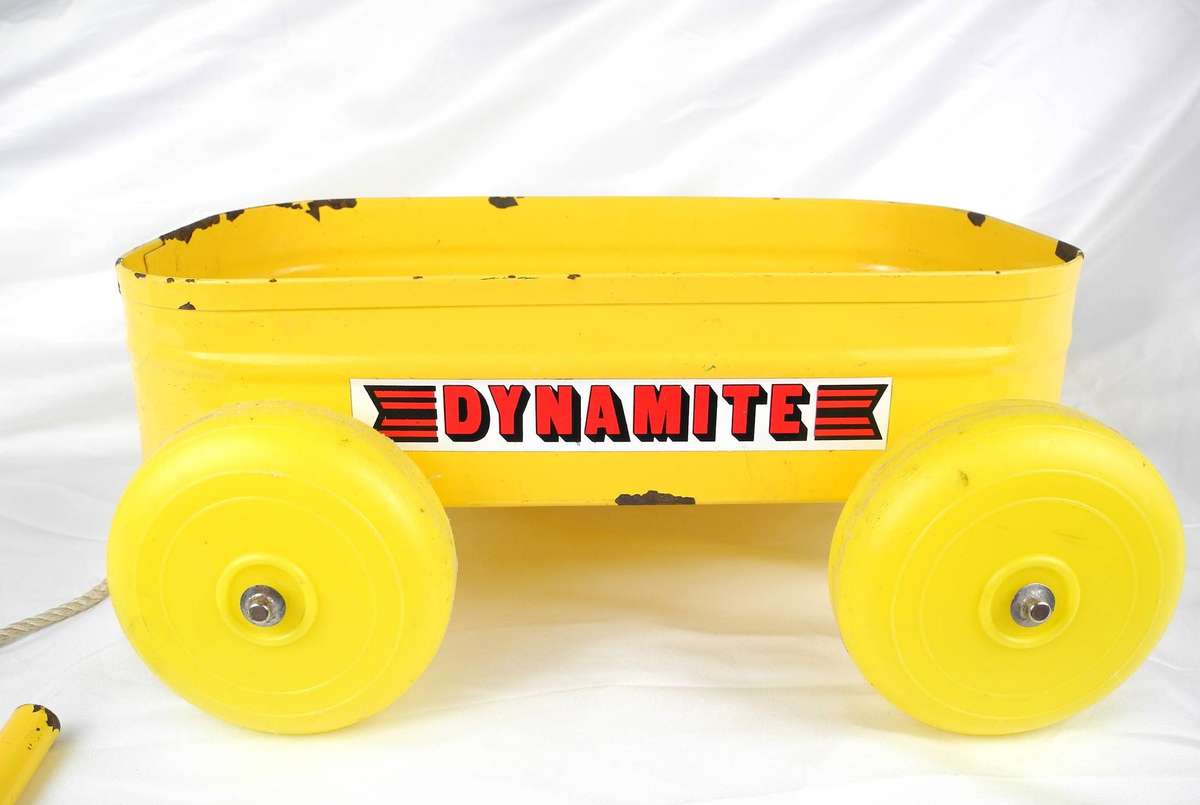 Vintage TRI-ANG "DYNAMITE" Metal Pull Along Wagon