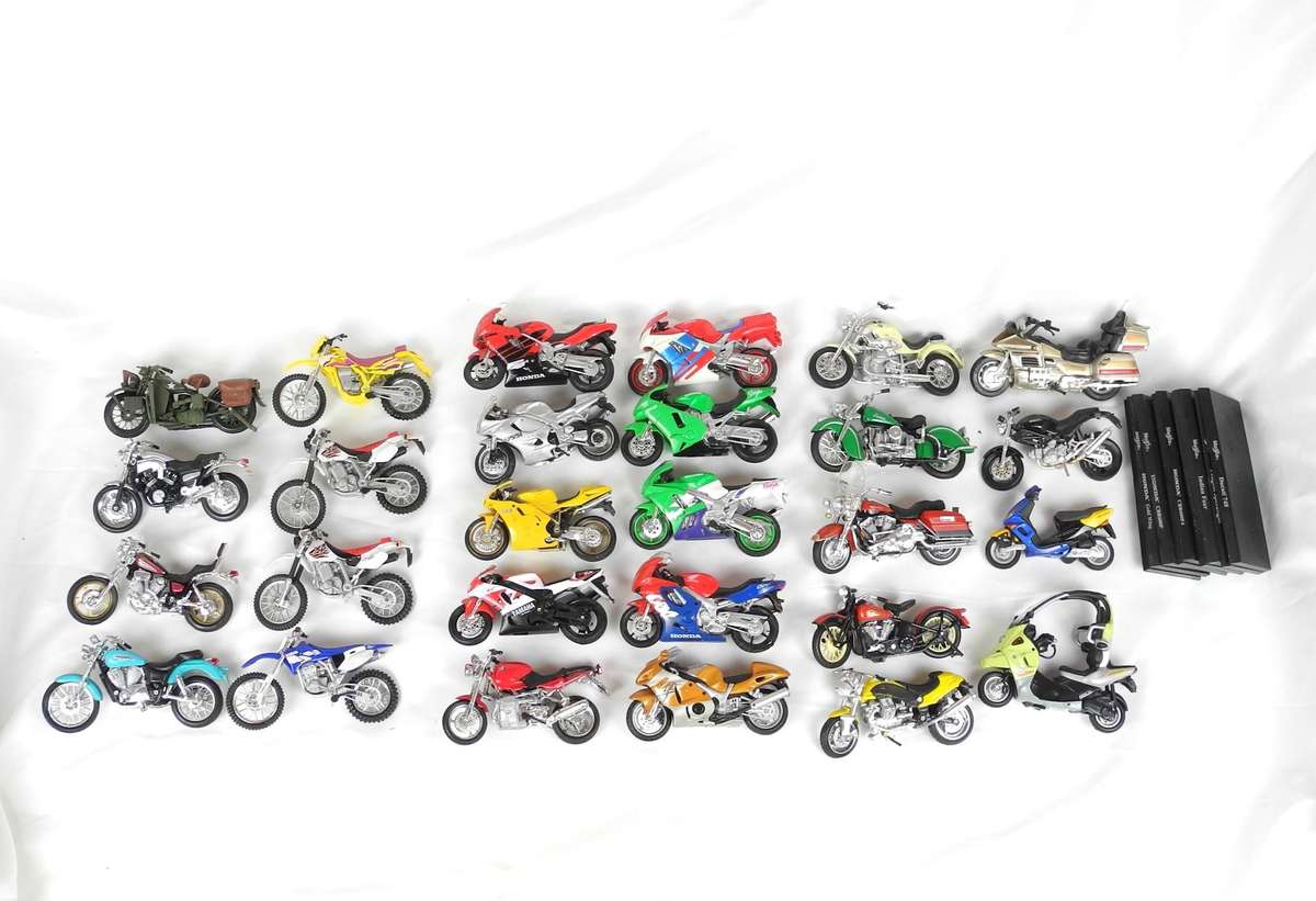 Collection of MAISTRO MotorCycles 1:18  - Bundle of 27