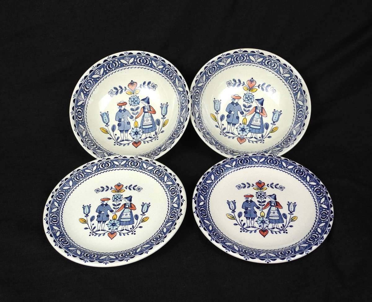 Vintage Johnson Brothers "Hearts & Flowers" Set - 2 Bowls & 2 Side Plates