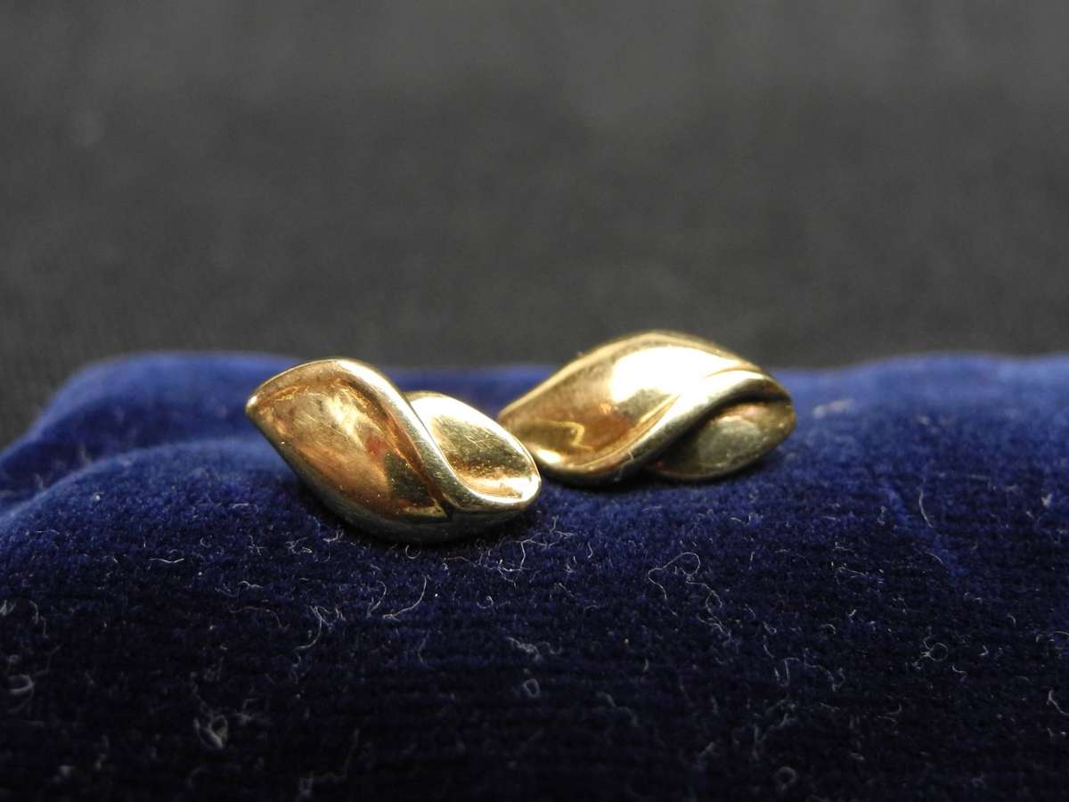 Vintage 9ct Gold Stud Earrings - Snowflakes & Waves (2.6g)