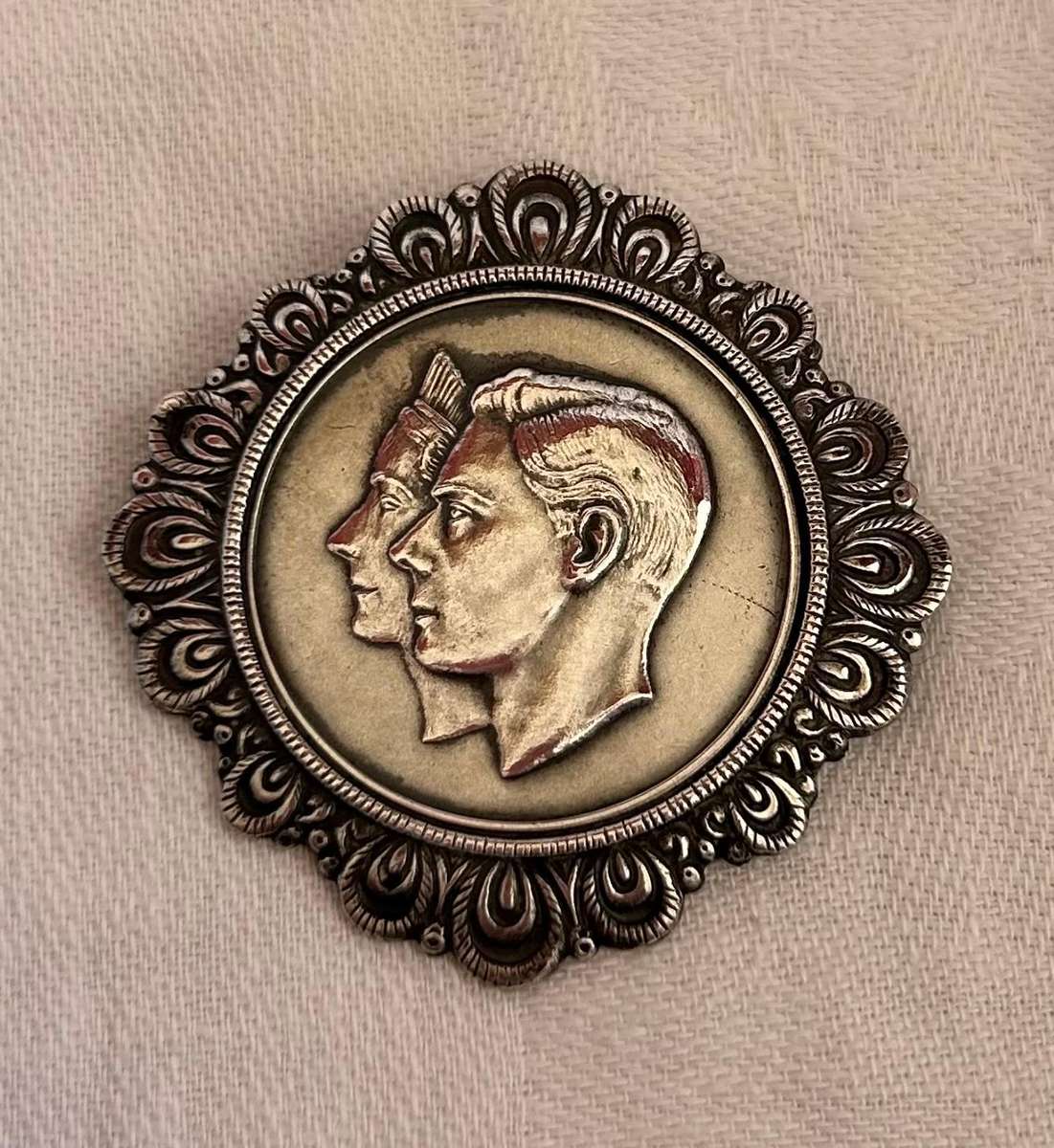 Vintage Sterling Silver Brooch & 2 Sterling Silver Coins (53.1g)