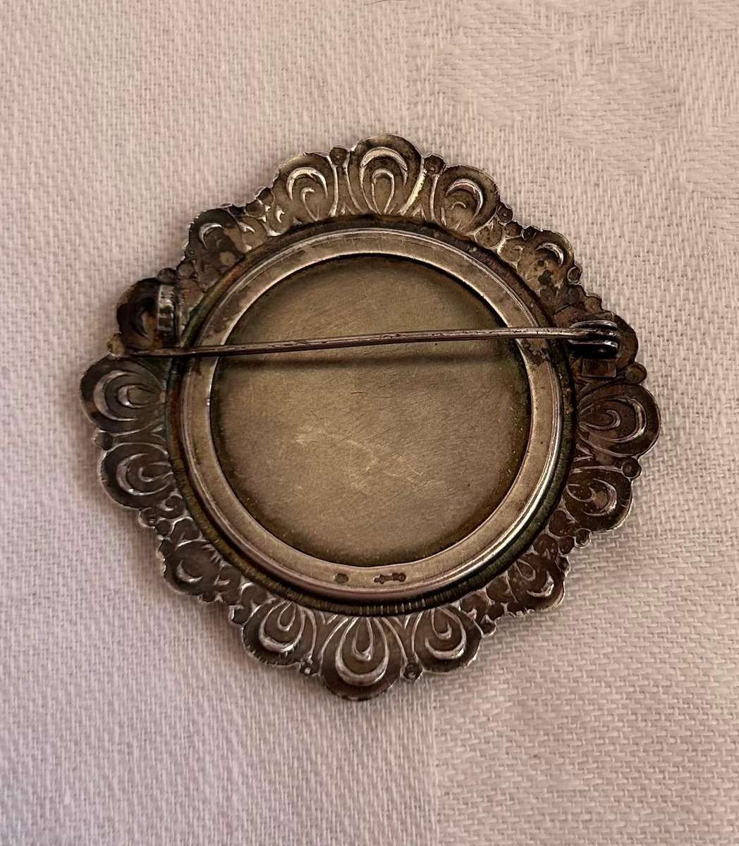 Vintage Sterling Silver Brooch & 2 Sterling Silver Coins (53.1g)