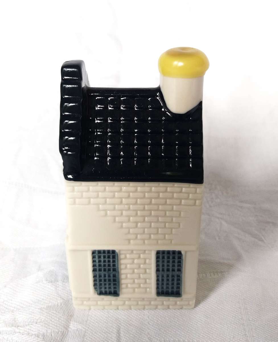Delft KLM Miniature House #15