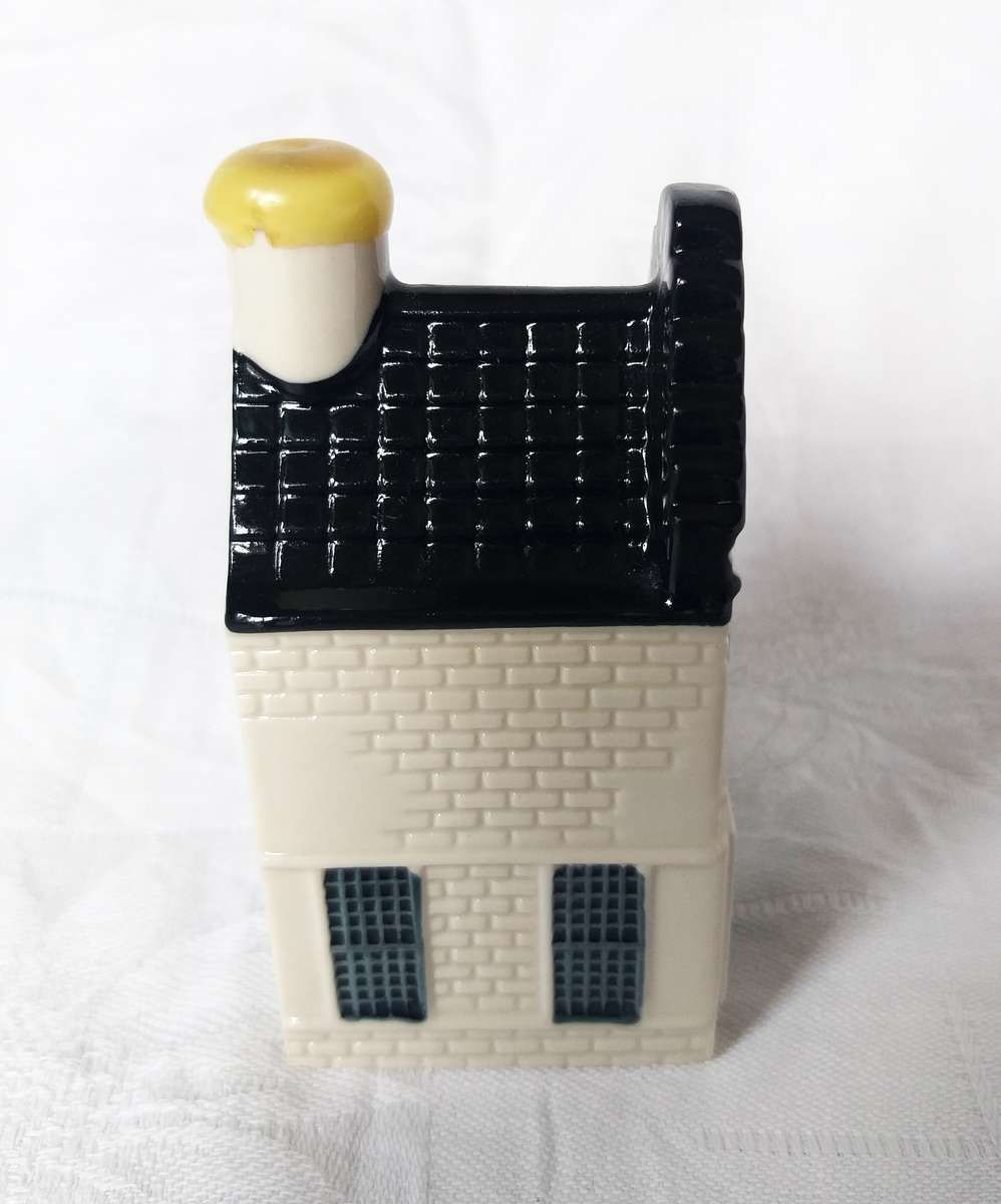 Delft KLM Miniature House #15