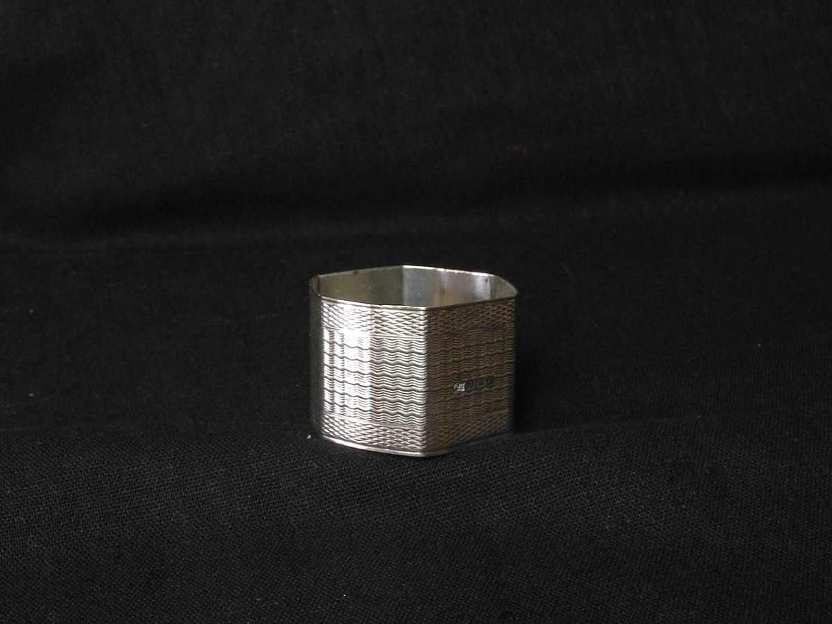 .925 Sterling Silver Patterned Napkin Ring, Birmingham 1944 (22.9g)