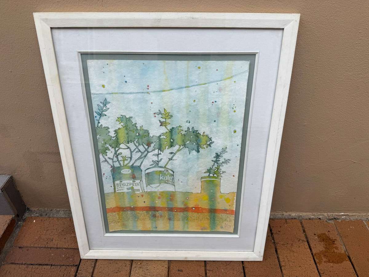 Beautiful large white frame with pic