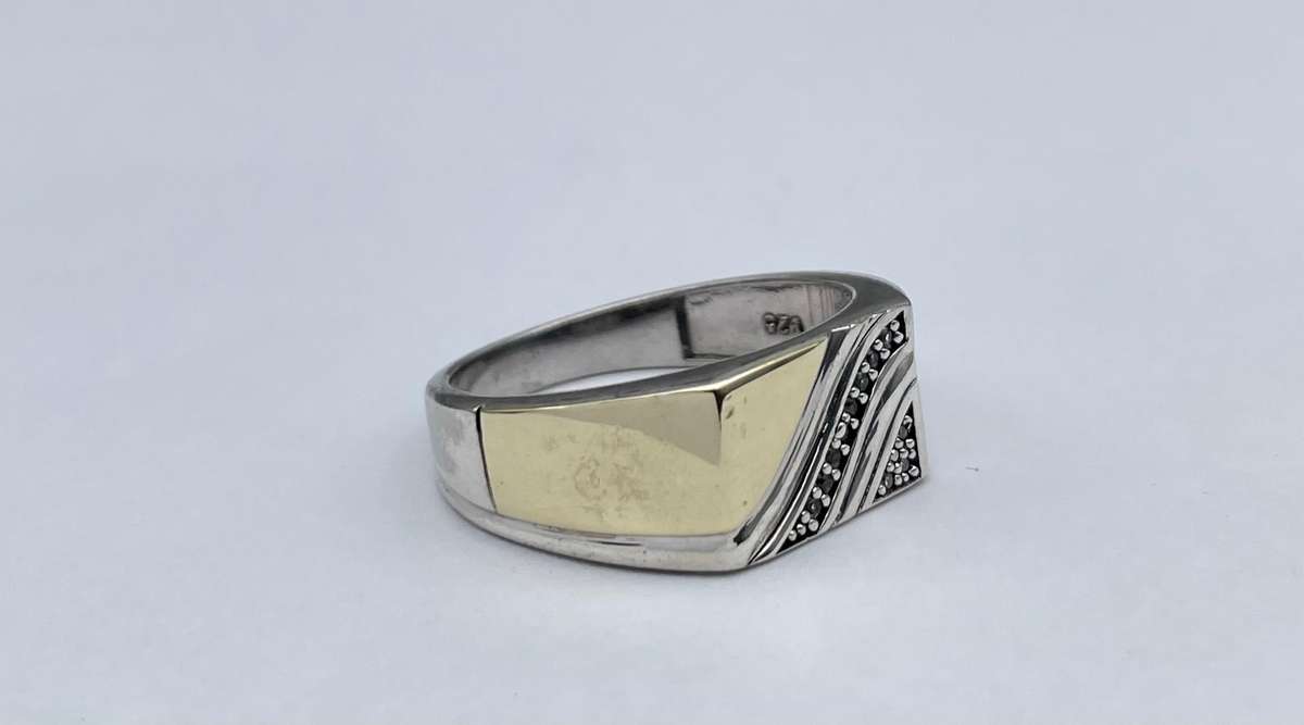 Mens 9ct and silver ring
