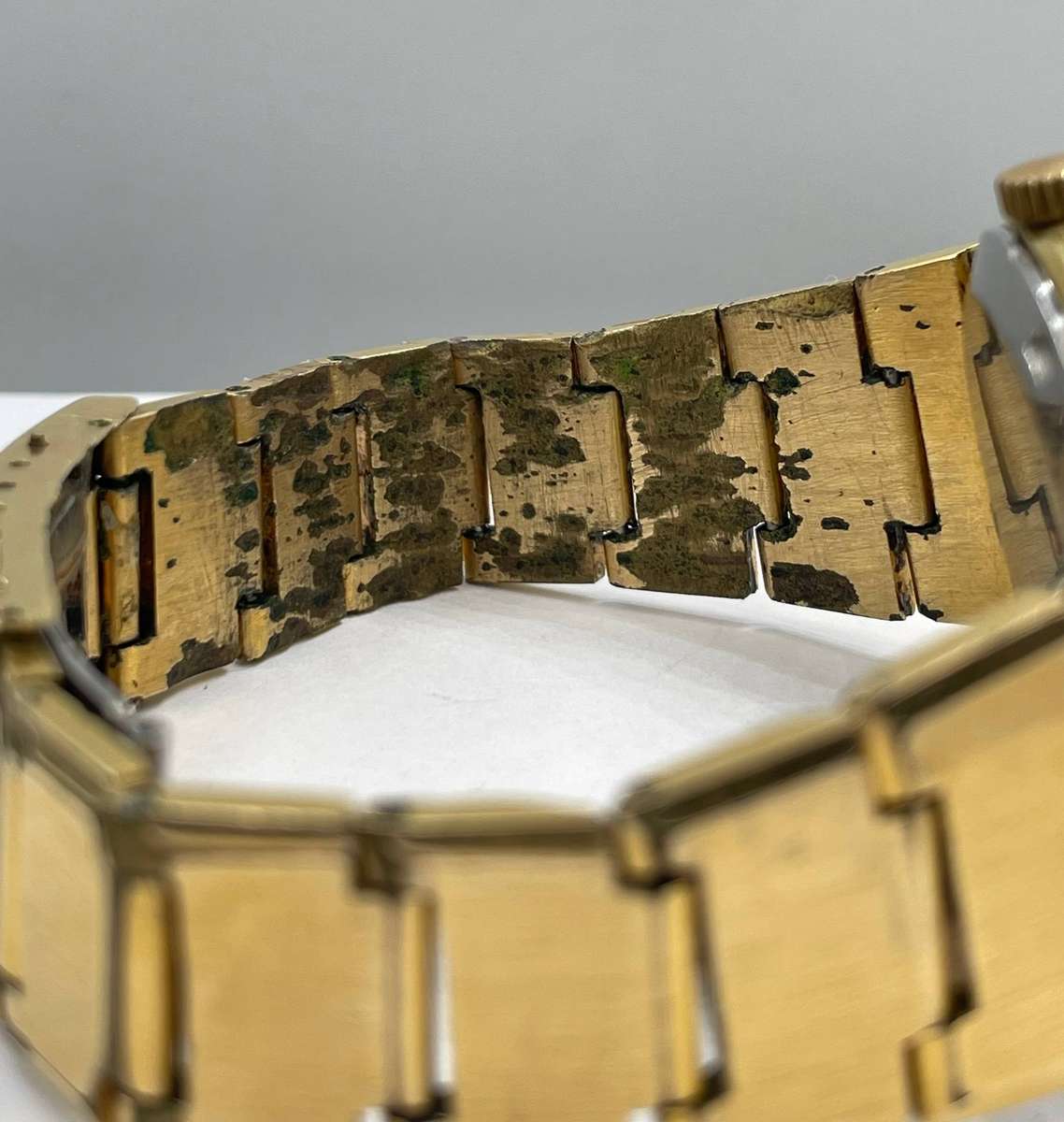 Vintage Omega Genève Automatic Day-Date watch