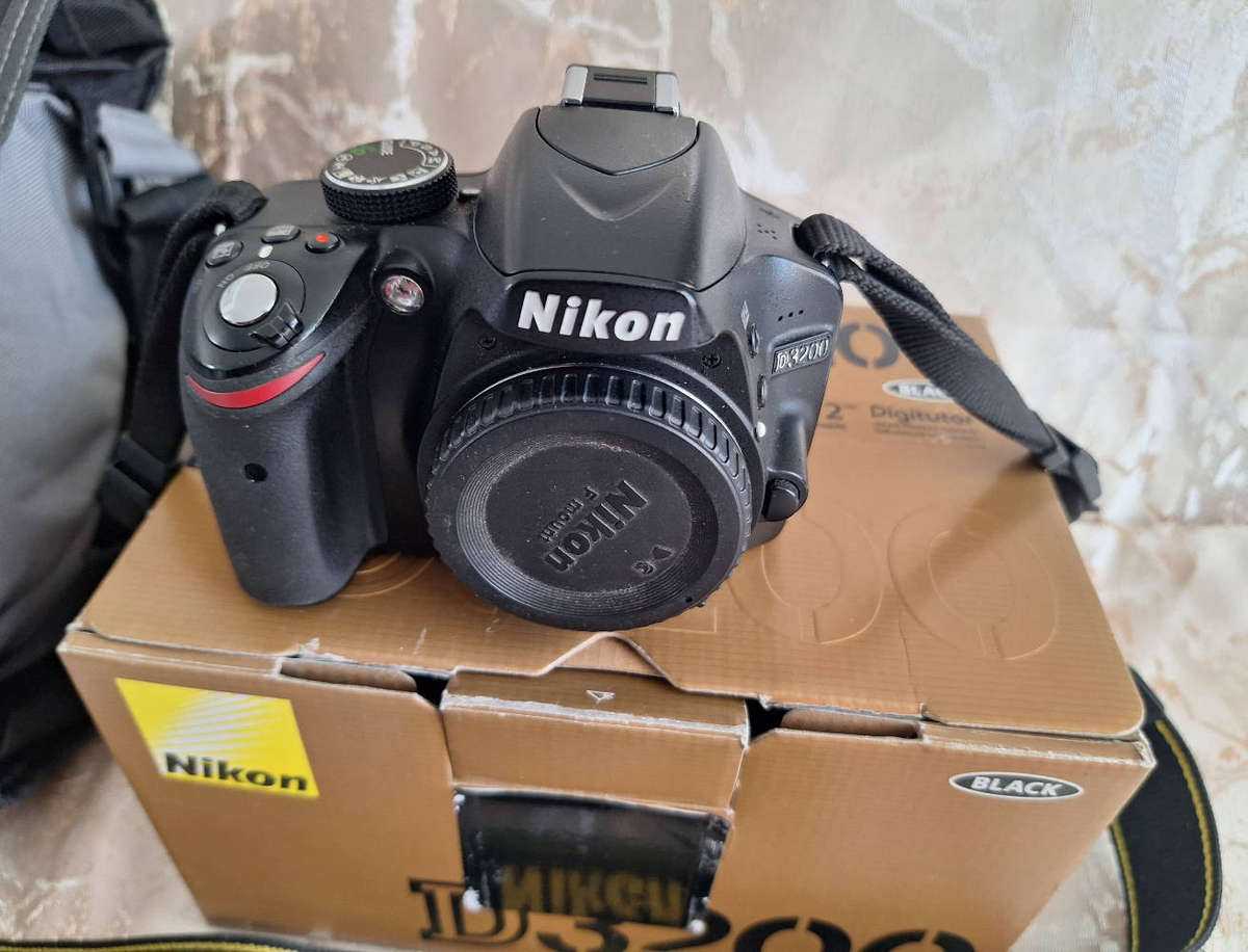 NIKON D3200 24 MP DSLR CAMERA BARGAIN