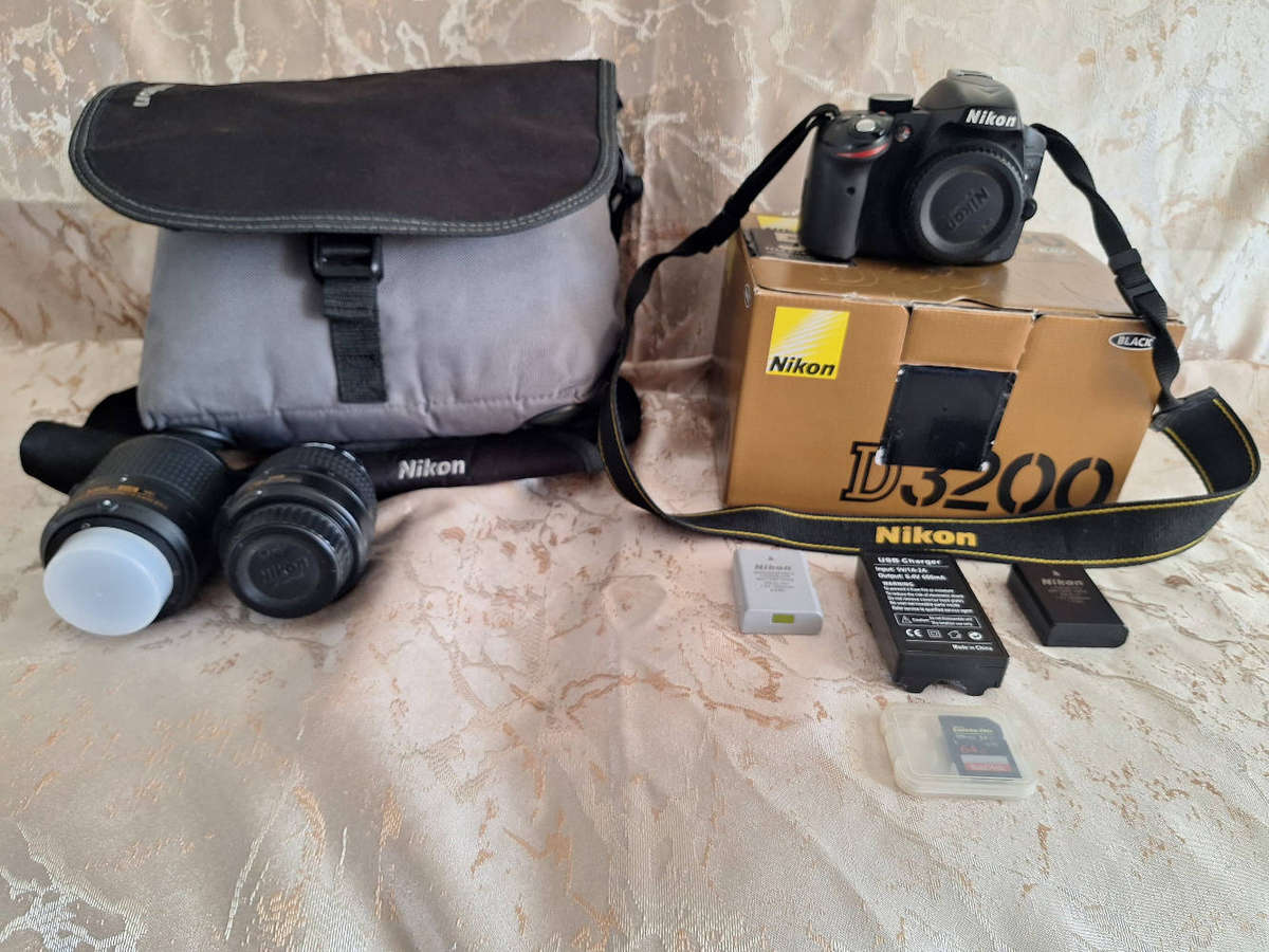 NIKON D3200 24 MP DSLR CAMERA BARGAIN