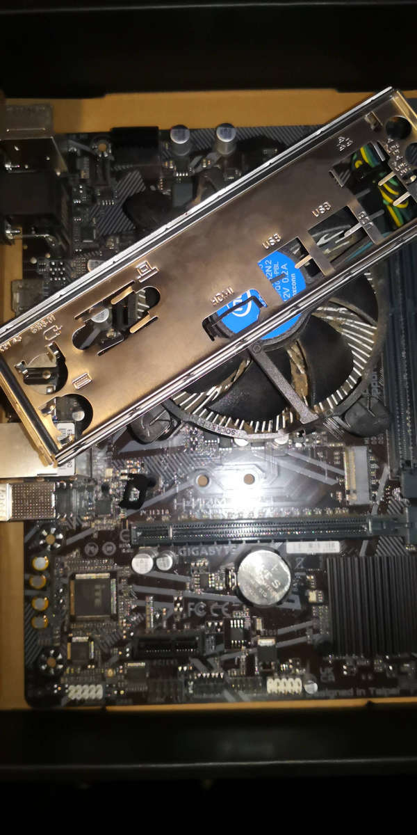 Gigabyte I5 10400 motherboard