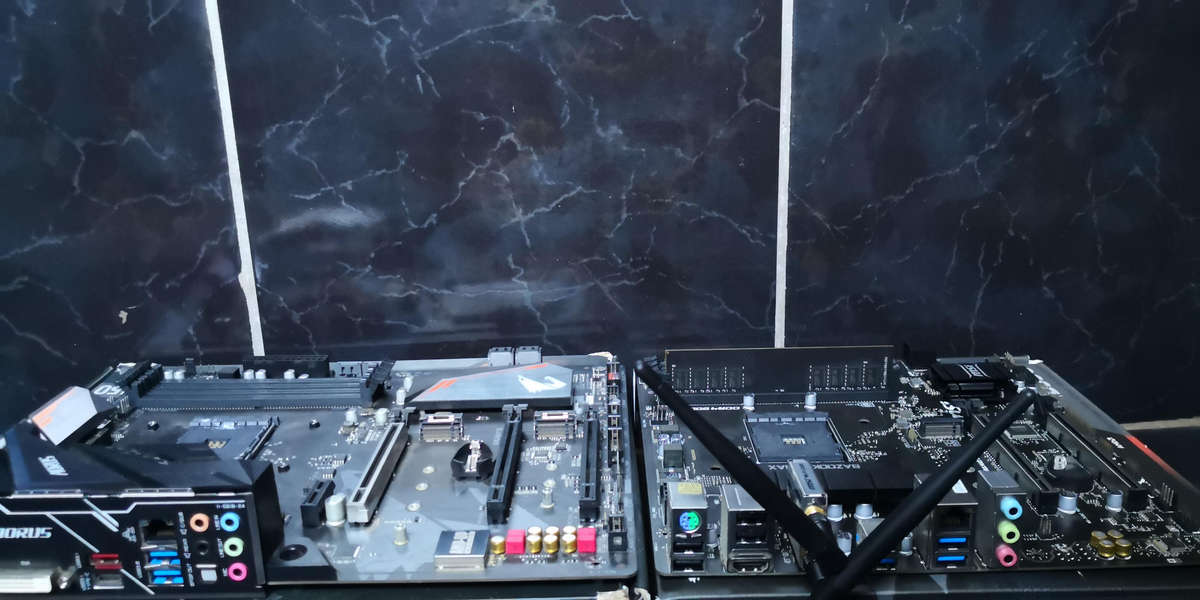 2 x faulty b450m motherboards